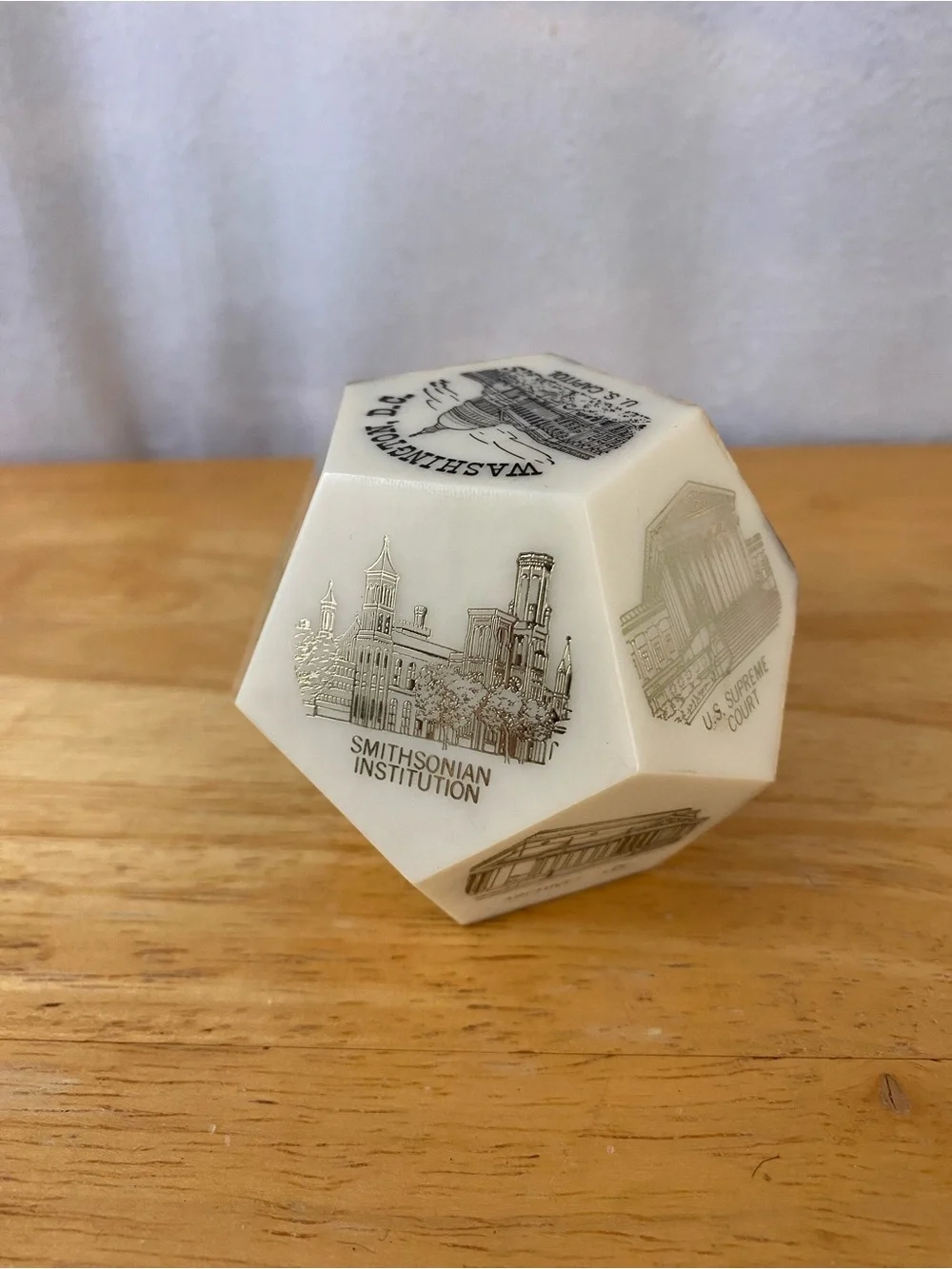 Vintage Washington D.C. Landmarks Paperweight Souvenir Dodecahedron